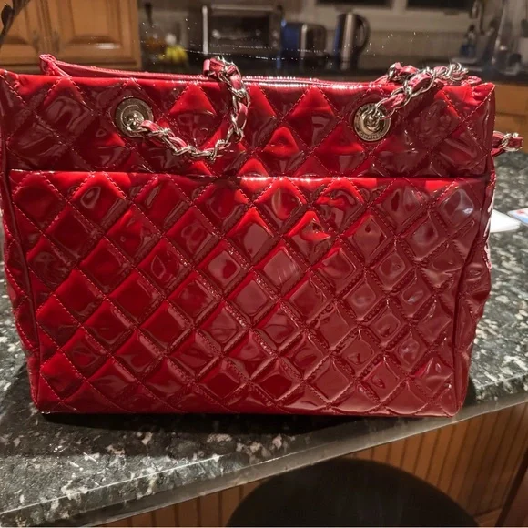 CHANEL Red Patent Quilted Tote - Picture 13 of 14